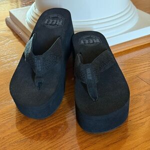 Reef Sandy Hi Black Woven Platform Flip Flops Size 6
